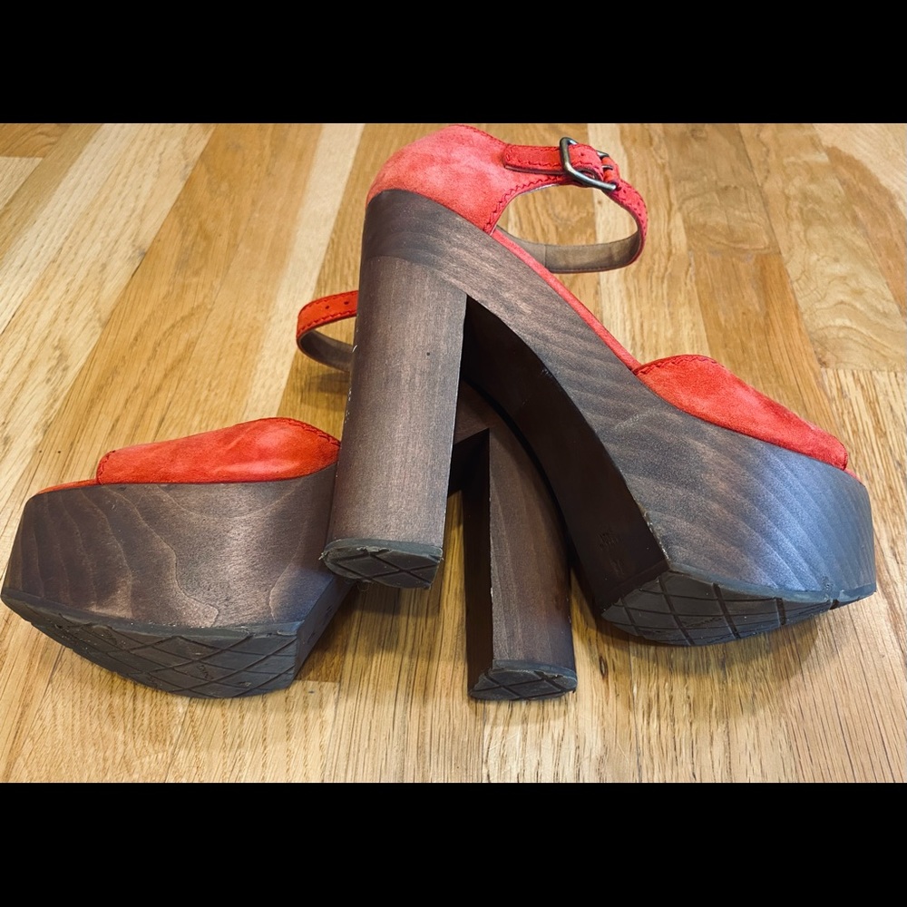 CHANEL Red Suede Wooden Platform Sandals (38) - Picture 6 of 16